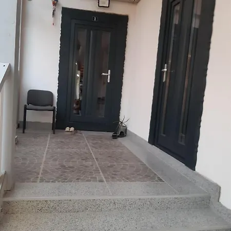 Casa J. Gusbeth Apartment *
